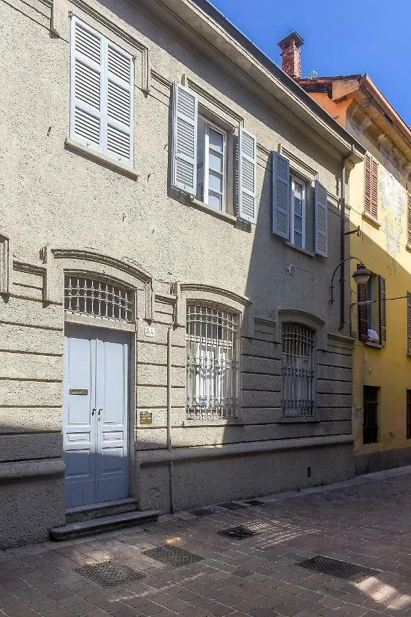 Foresteria 34 - The House Of Travelers Como Pensjonat